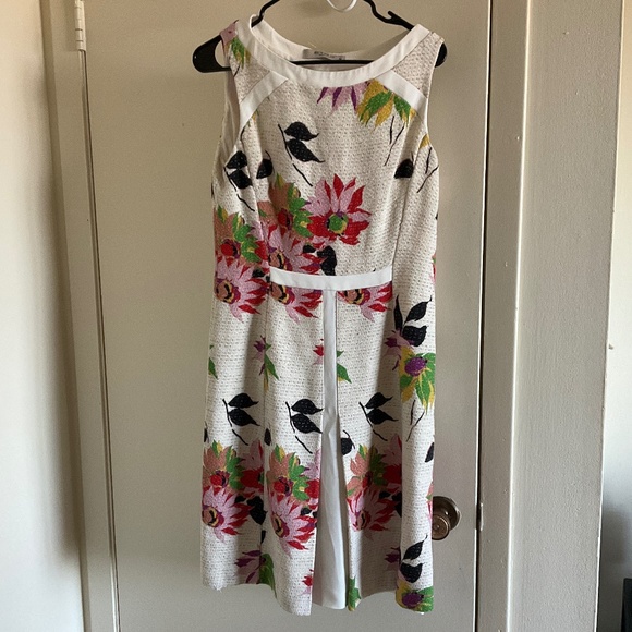 Etro Dresses & Skirts - Etro Dress A Line Italian 46 Cream Tweed Floral Red Pink Sleeveless Retro